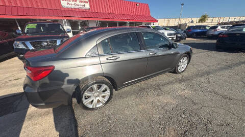 2012 Chrysler 200 LX