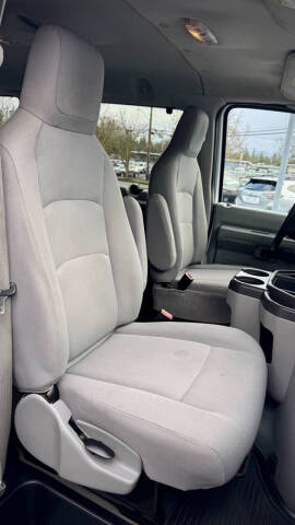 2013 Ford E-Series E-350 SD XLT