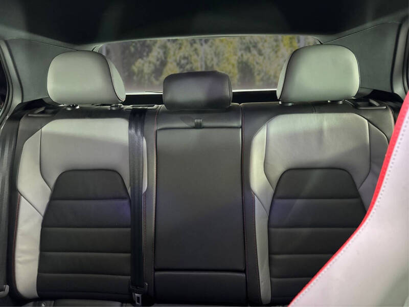 2023 Volkswagen Golf GTI SE