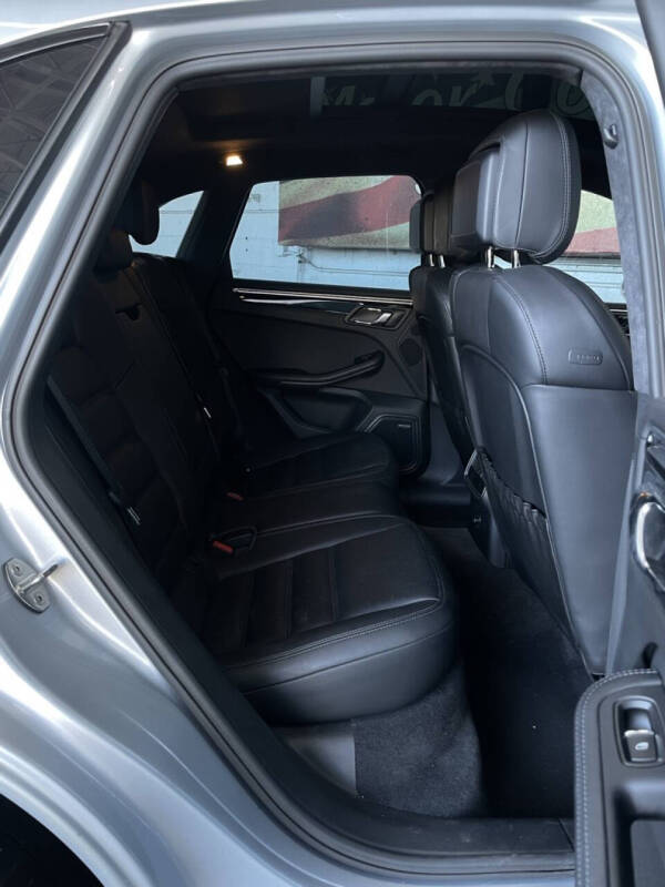 2016 Porsche Macan Turbo