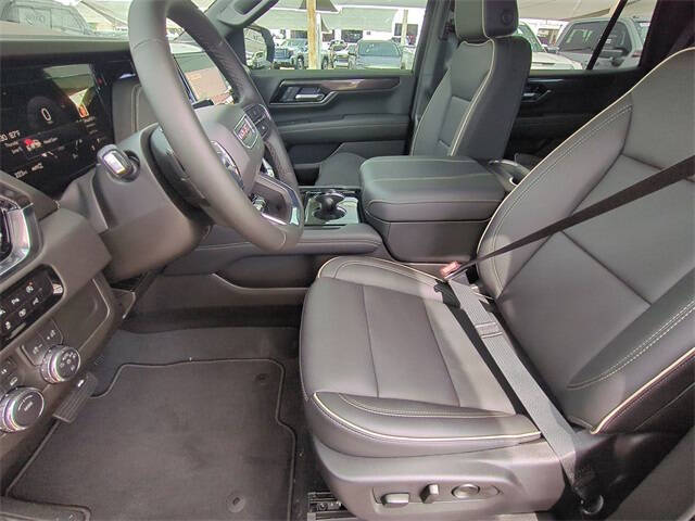 2025 GMC Yukon Elevation