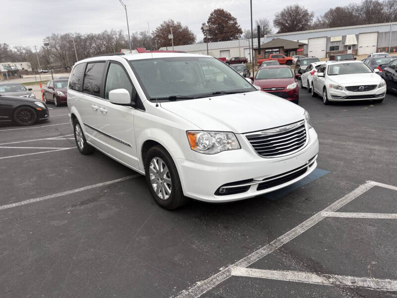 2016 Chrysler Town and Country Touring