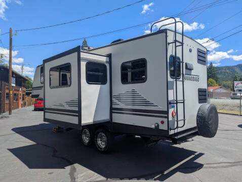 2020 Winnebago Micro Minnie 2405RG / 26ft