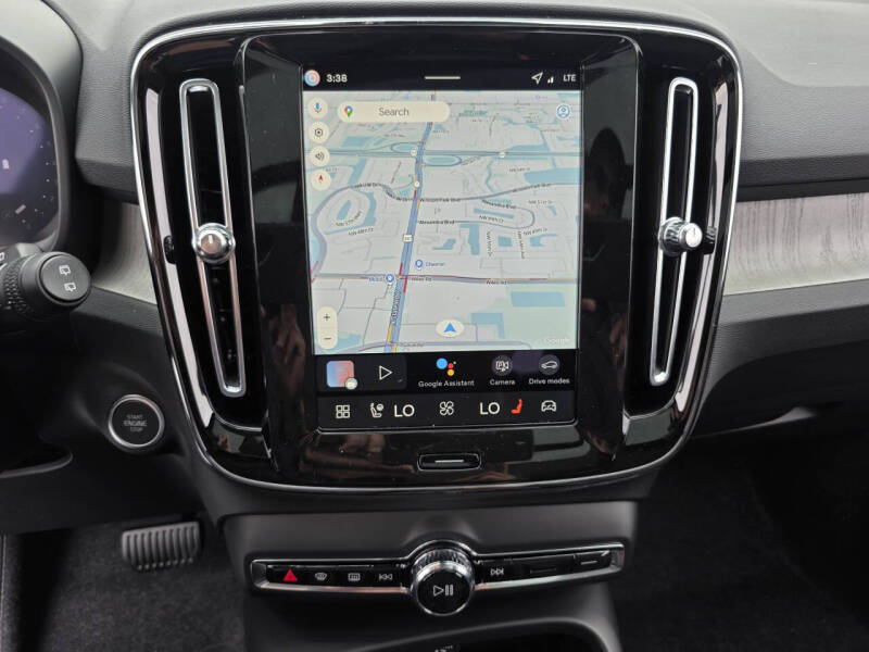 2026 Volvo XC40 B5 Core