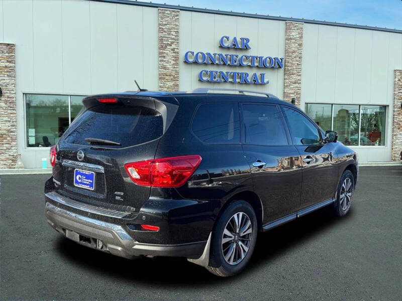 2017 Nissan Pathfinder SL