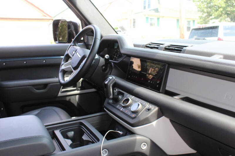 2023 Land Rover Defender 110 30th Anniversary Edition