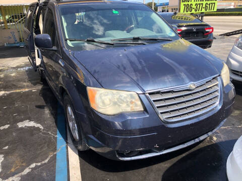 2008 Chrysler Town and Country for sale at Guru Auto Sales in Miramar FL