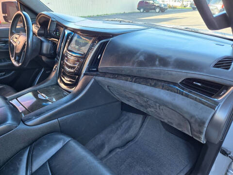 2016 Cadillac Escalade Platinum
