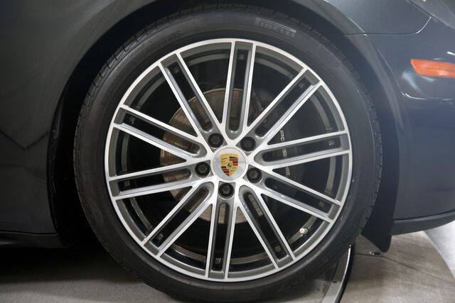 2018 Porsche Panamera 4 Executive