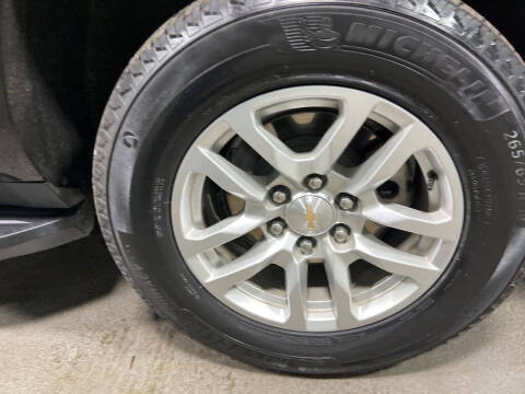 2024 Chevrolet Suburban LT