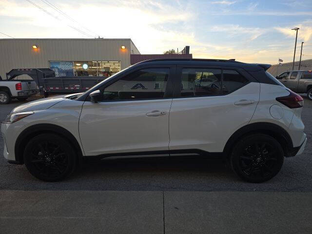 2023 Nissan Kicks SR
