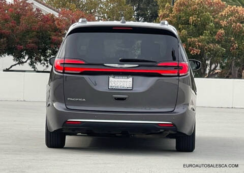 2021 Chrysler Pacifica Touring L