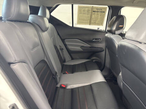 2023 Nissan Kicks SR