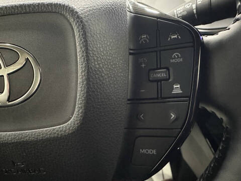 2025 Toyota Prius XLE