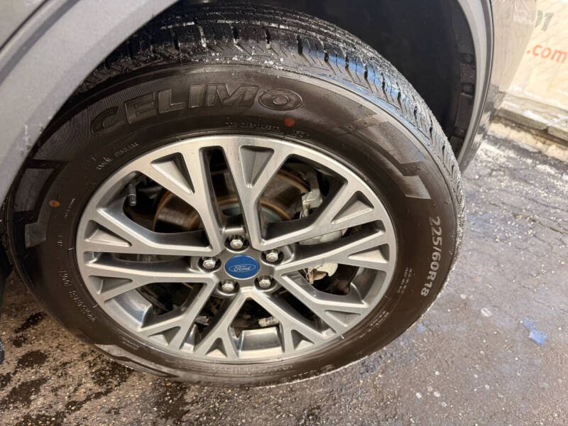 2020 Ford Escape SEL