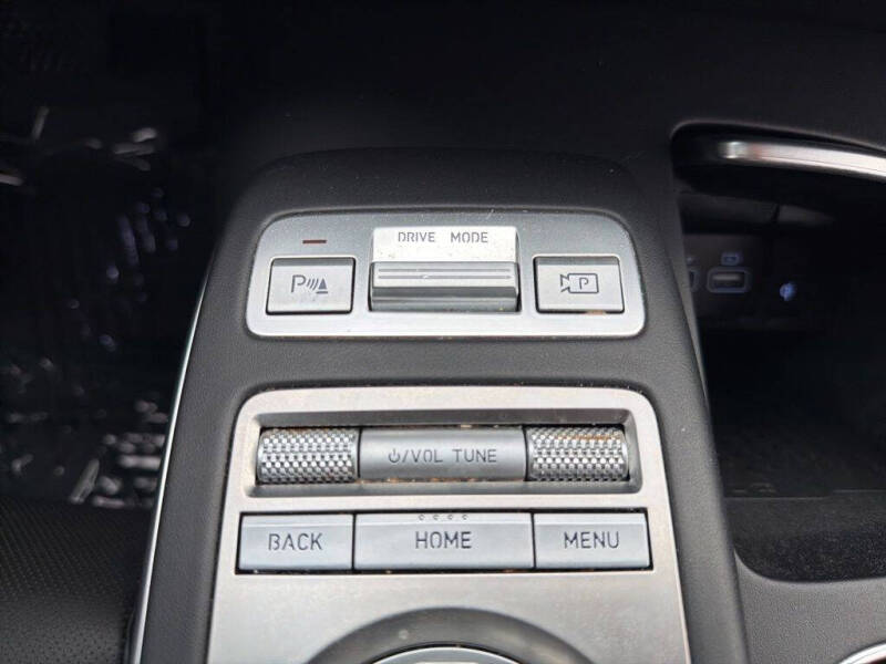 2024 Genesis GV70 2.5T Standard