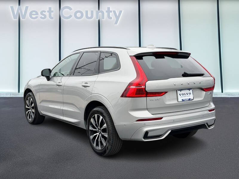2025 Volvo XC60 B5 Plus Dark Theme