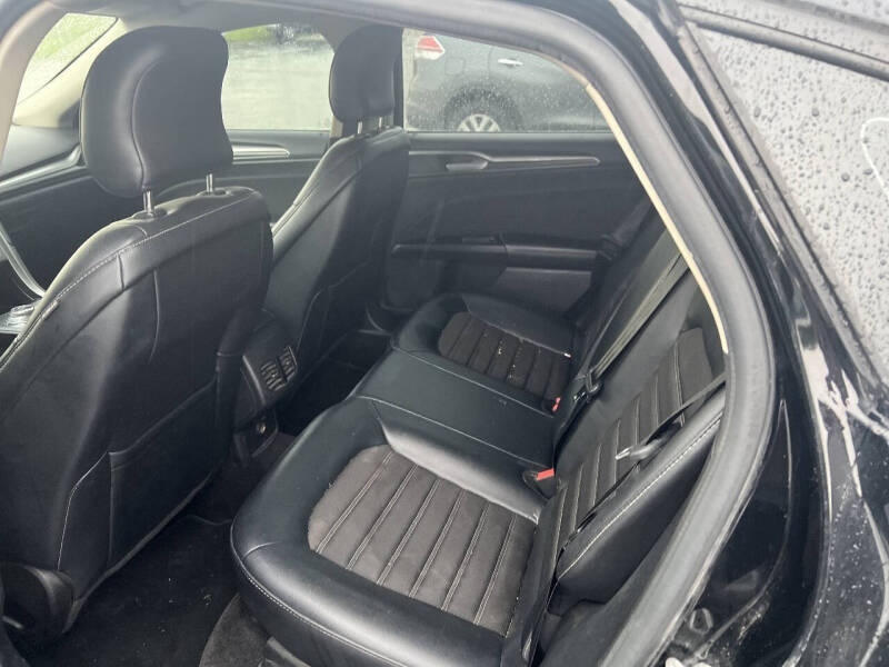2017 Ford Fusion SE