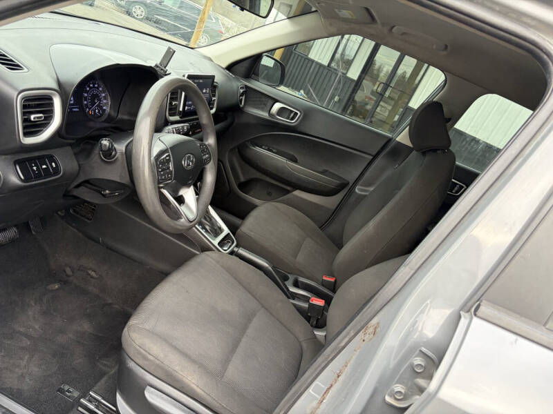 2022 Hyundai Venue SE