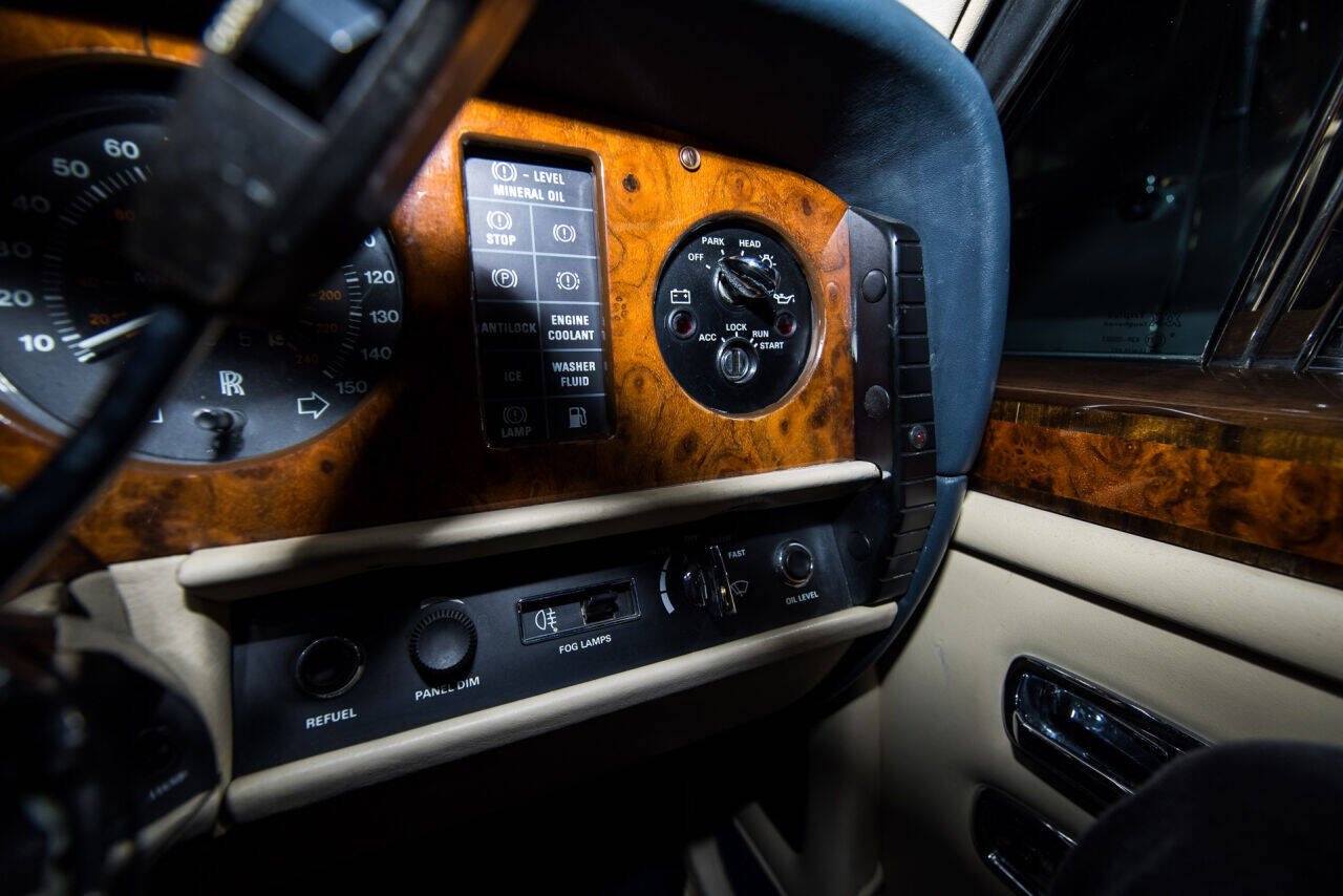 1989 Rolls-Royce Limousine 36