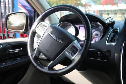 2013 Chrysler Town and Country Touring-L