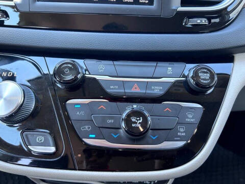 2021 Chrysler Voyager LXi