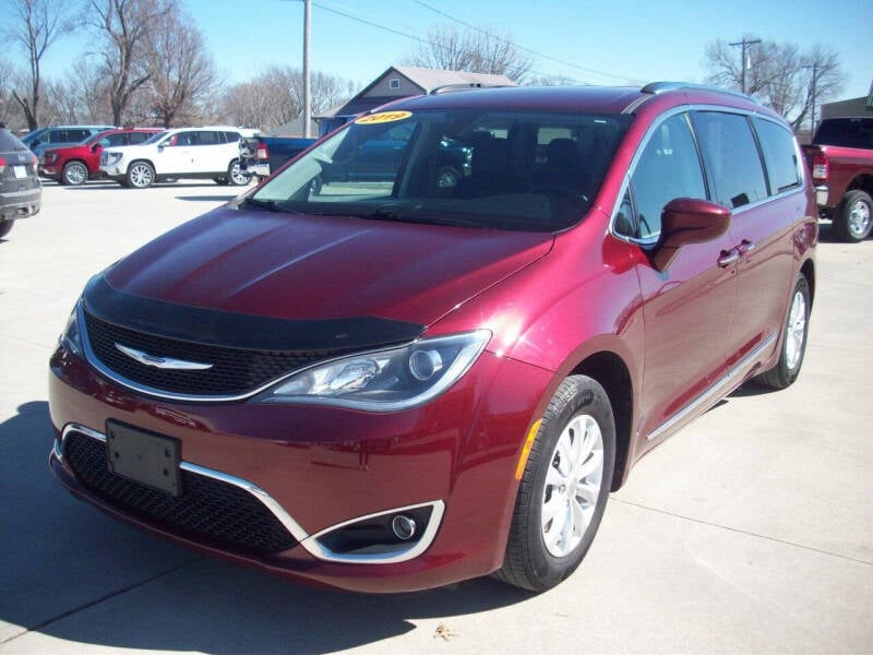 2019 Chrysler Pacifica for sale at Nemaha Valley Motors in Seneca KS