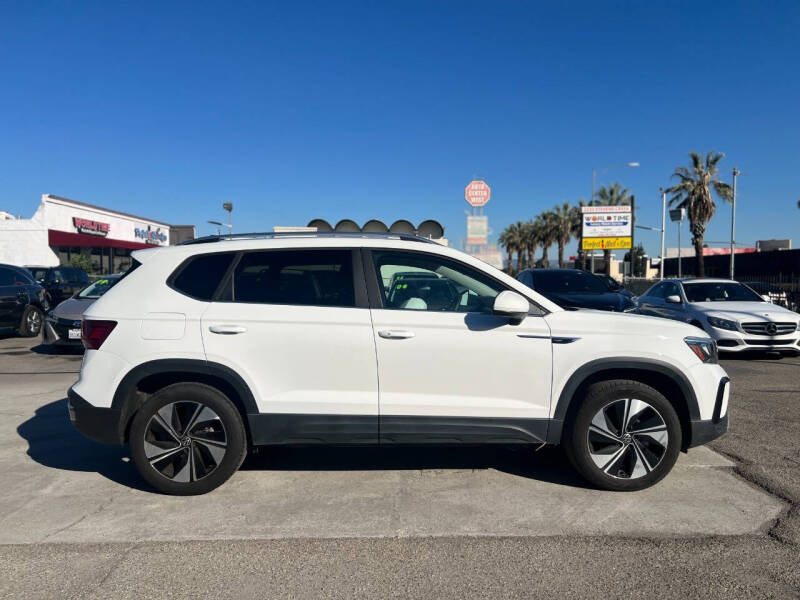 2023 Volkswagen Taos SE 4Motion