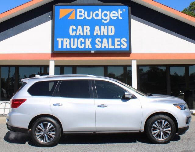 2020 Nissan Pathfinder SV