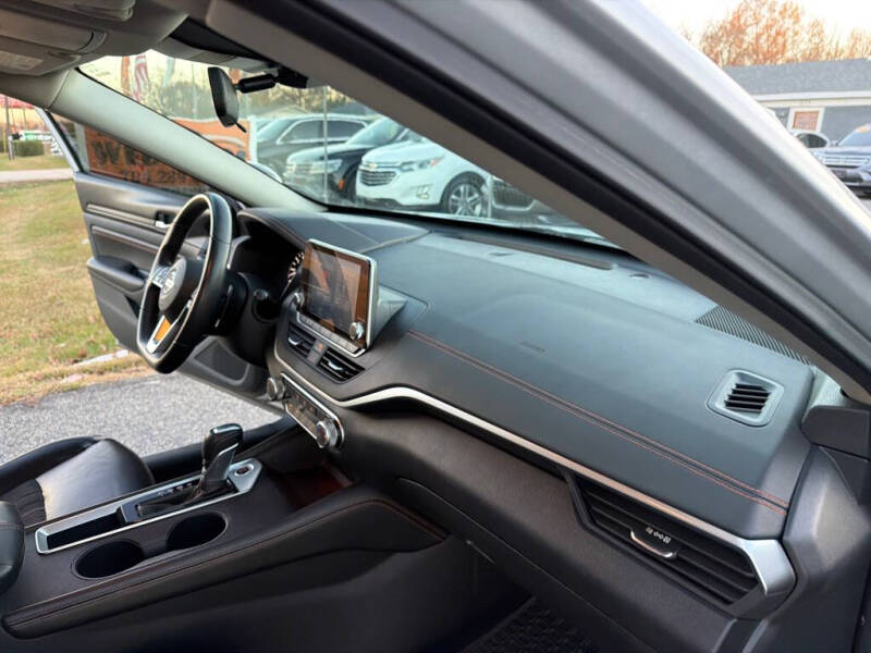 2021 Nissan Altima 2.5 SR