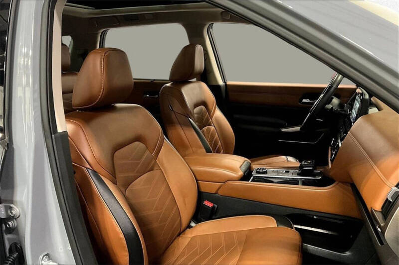 2023 Nissan Pathfinder Platinum