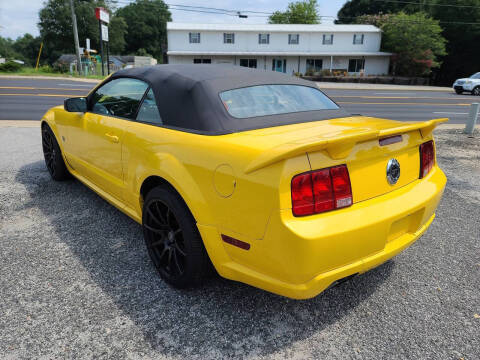 2005 Ford Mustang GT Premium