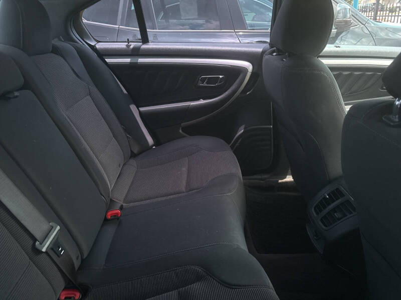 2017 Ford Taurus SEL