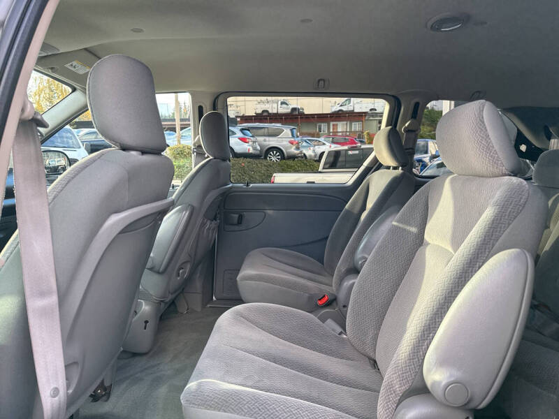 2005 Dodge Caravan SXT