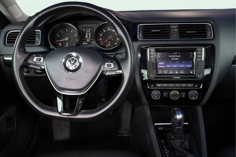 2017 Volkswagen Jetta 1.8T SEL