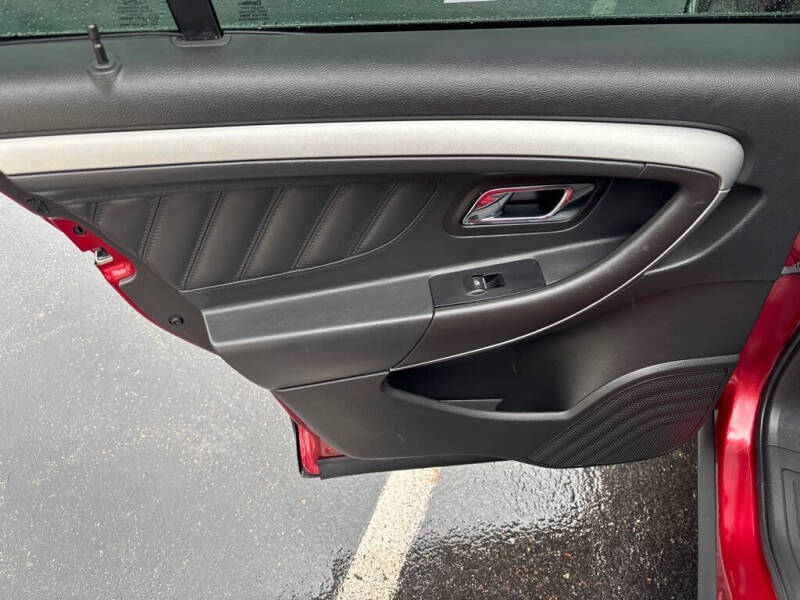 2018 Ford Taurus SEL