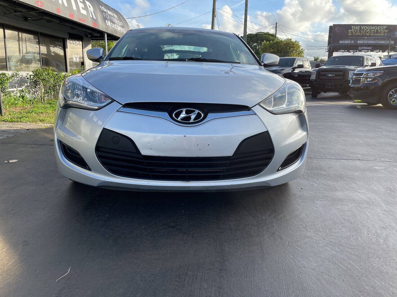 2015 Hyundai Veloster  - $9,900