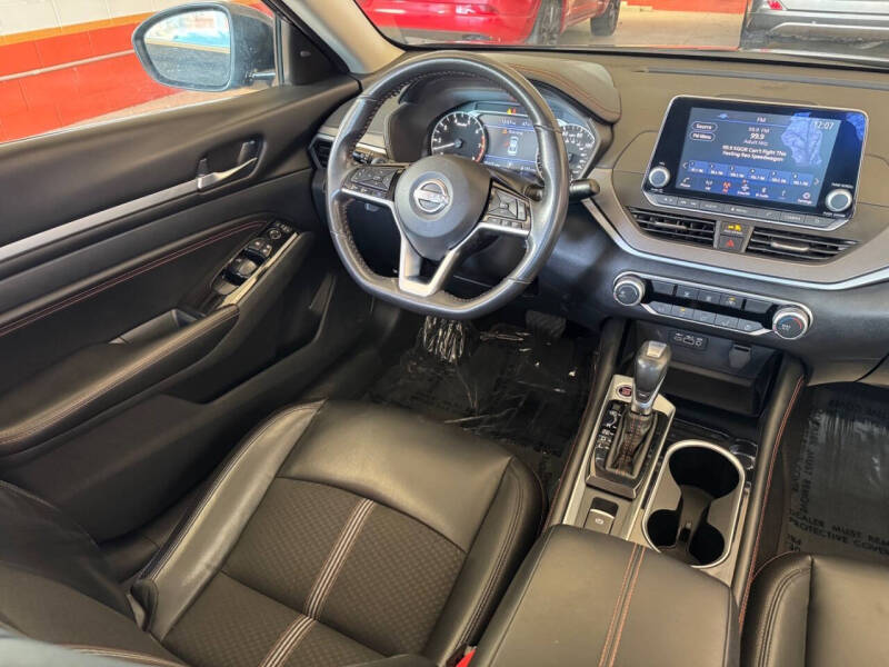 2023 Nissan Altima 2.5 SR