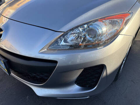 2013 Mazda MAZDA3 i Touring