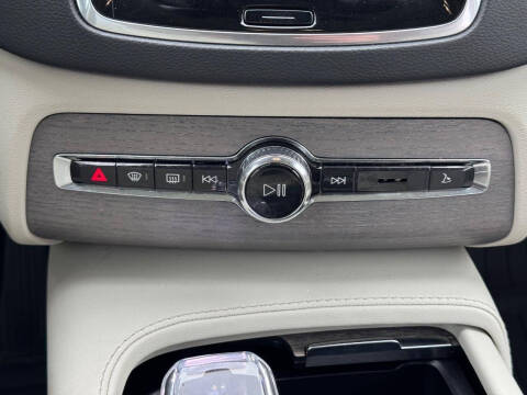 2023 Volvo XC90 Recharge T8 Ultimate Bright Theme 6P