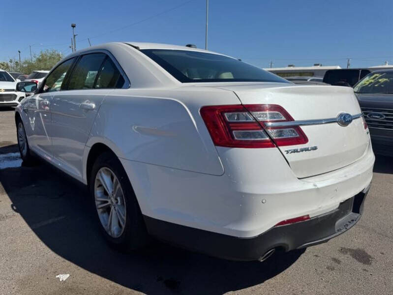 2015 Ford Taurus SEL