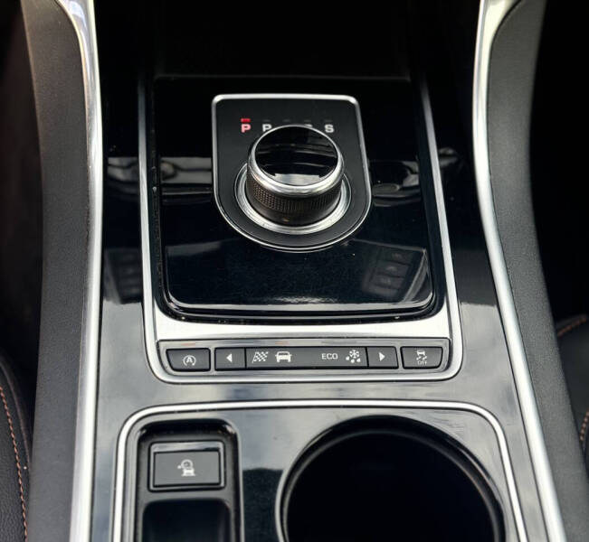2017 Jaguar XE 35t Prestige