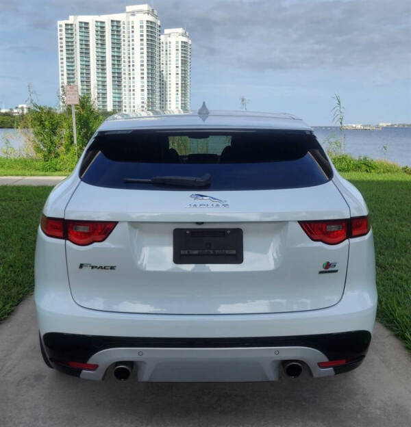 2019 Jaguar F-PACE S