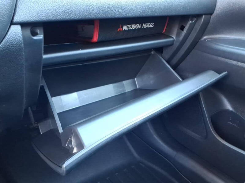 2018 Mitsubishi Outlander ES