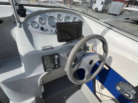 2008 Bayliner 210 Discovery