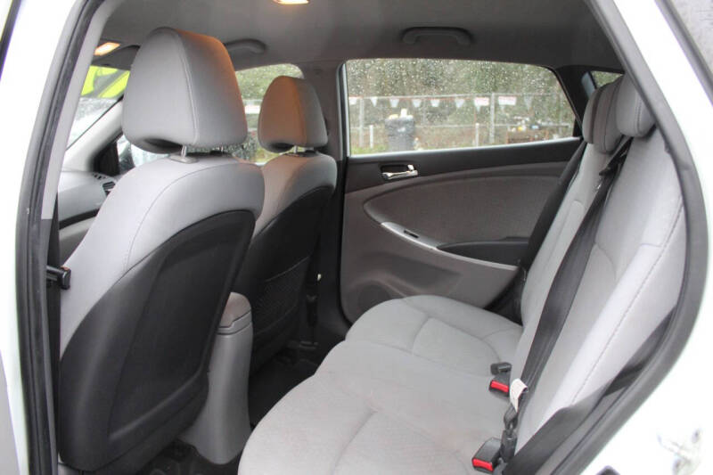 2012 Hyundai Accent SE