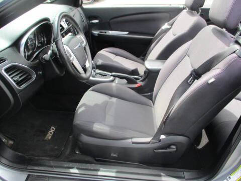 2013 Chrysler 200 Touring