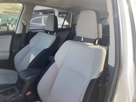 2017 Toyota RAV4 Hybrid LE Plus