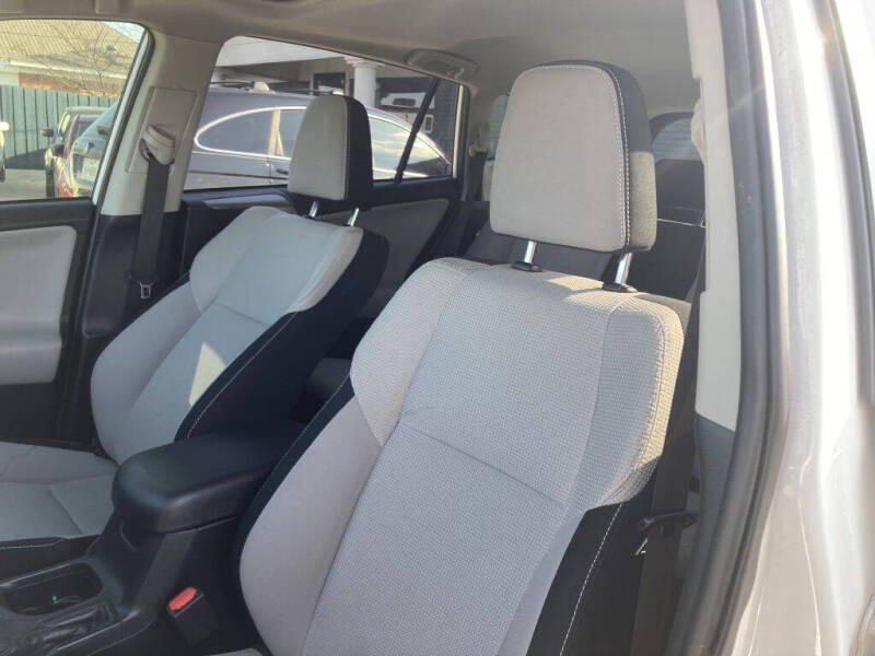 2017 Toyota RAV4 Hybrid LE Plus