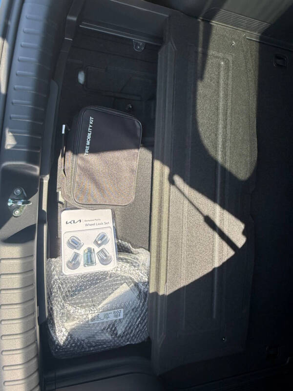 2025 Kia Niro Plug-In Hybrid EX